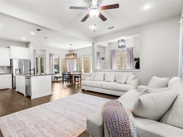 4502 Spanish Indigo Lane, Arlington, TX 76005