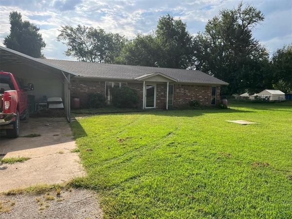 402 SE 3rd Street, Perkins, OK 74059