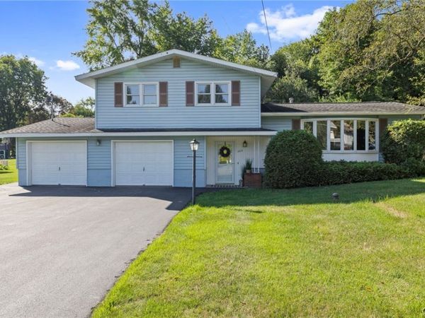 203 Oakridge Drive, Camillus, NY 13031