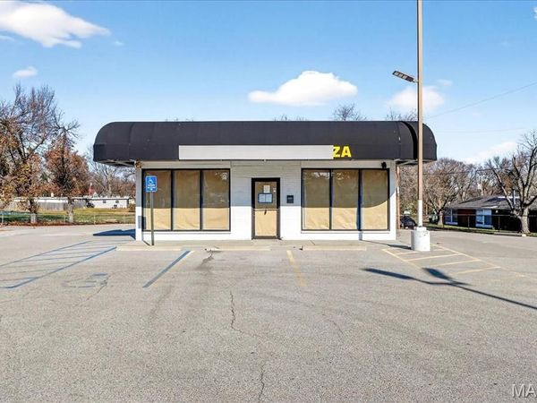 1285 N Highway 67 Street, Florissant, MO 63031