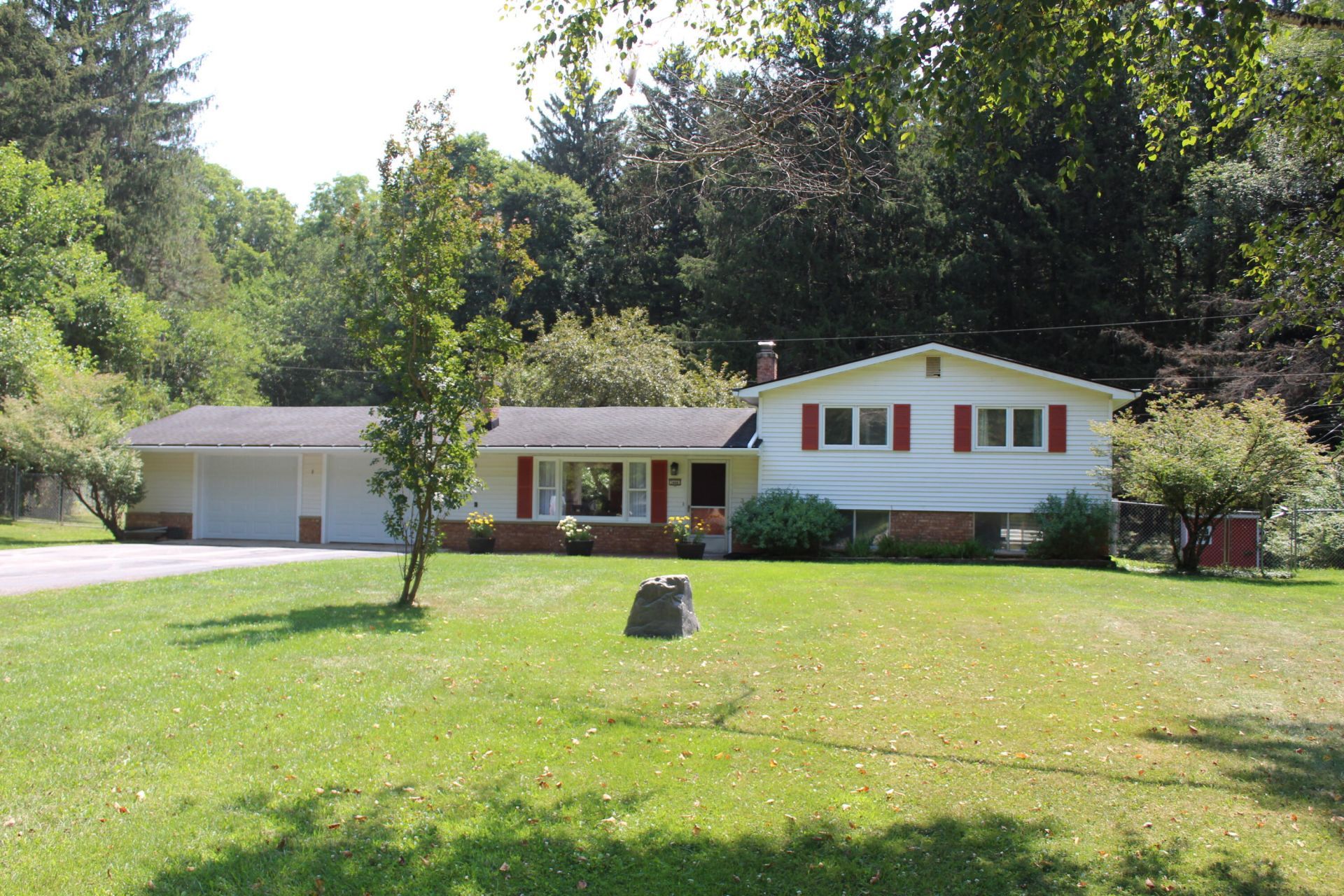 3444 E Pineview Drive, Dexter, MI 48130 Main Photo