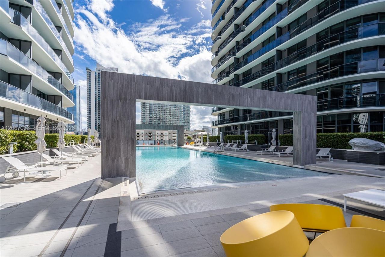 55 SW 9th St , Unit 2407, Miami, FL 33130 Photo