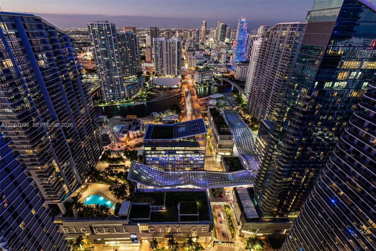 55 SW 9th St , Unit 2407, Miami, FL 33130 Photo