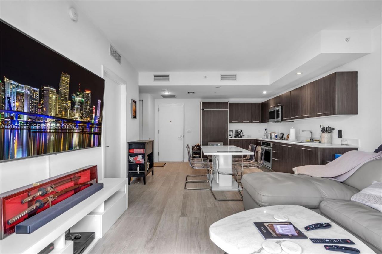 55 SW 9th St , Unit 2407, Miami, FL 33130 Photo