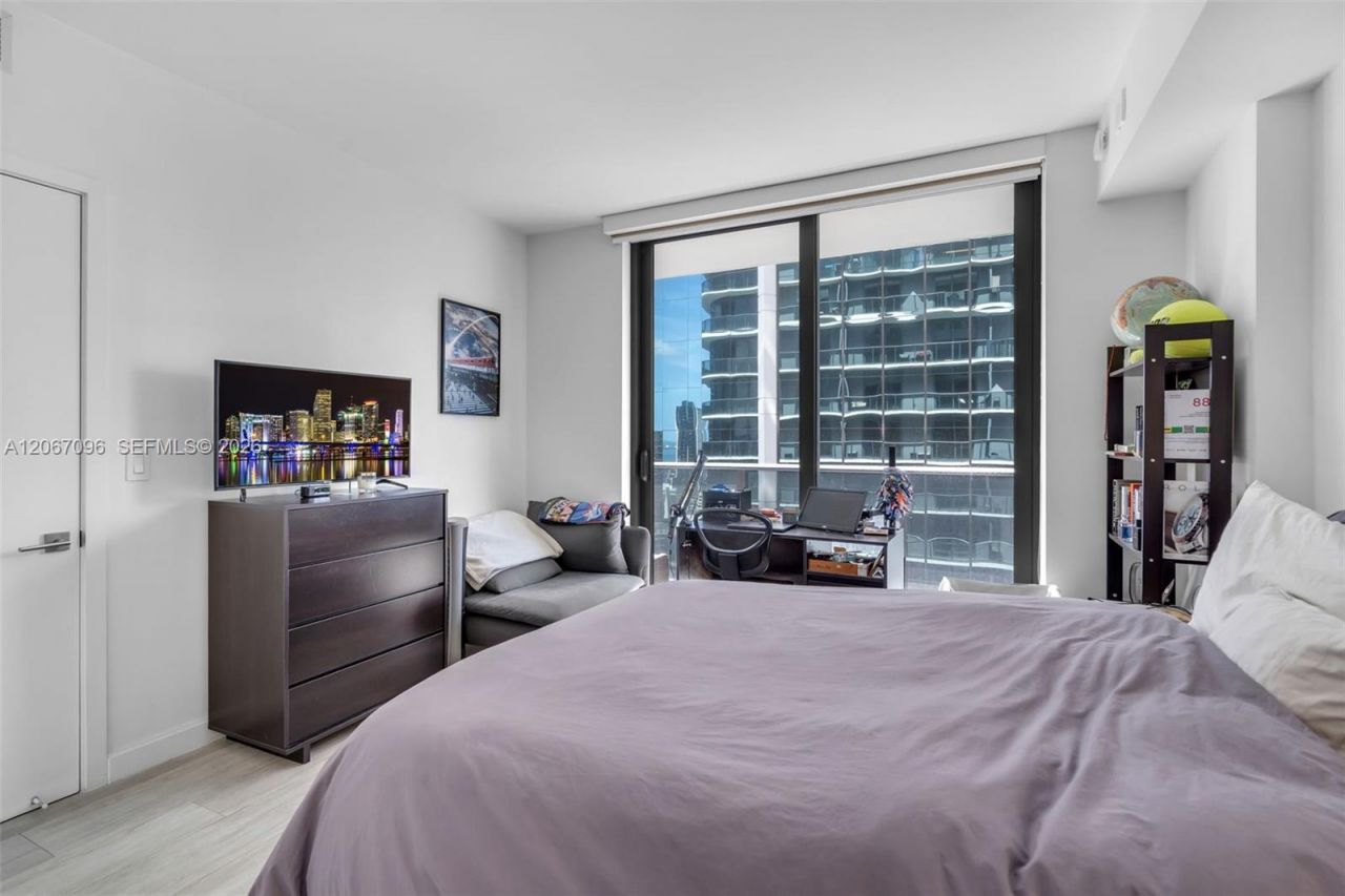 55 SW 9th St , Unit 2407, Miami, FL 33130 Photo