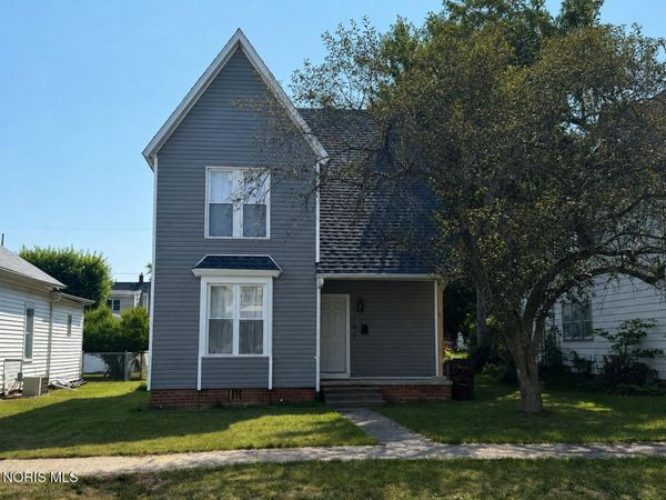 109 Main Street , Defiance, OH 43512