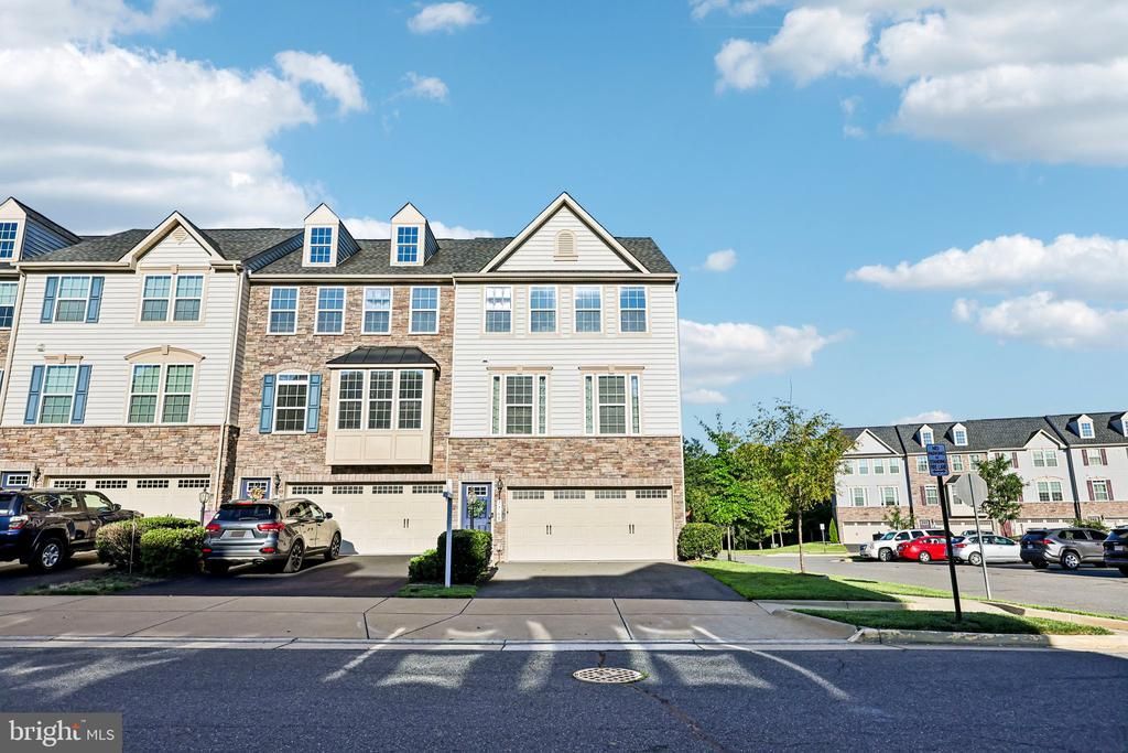 7760 Milton Circle, Gainesville, VA 20155 Main Photo