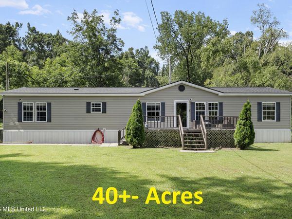 1116 County Road 2 , Hickory Flat, MS 38633