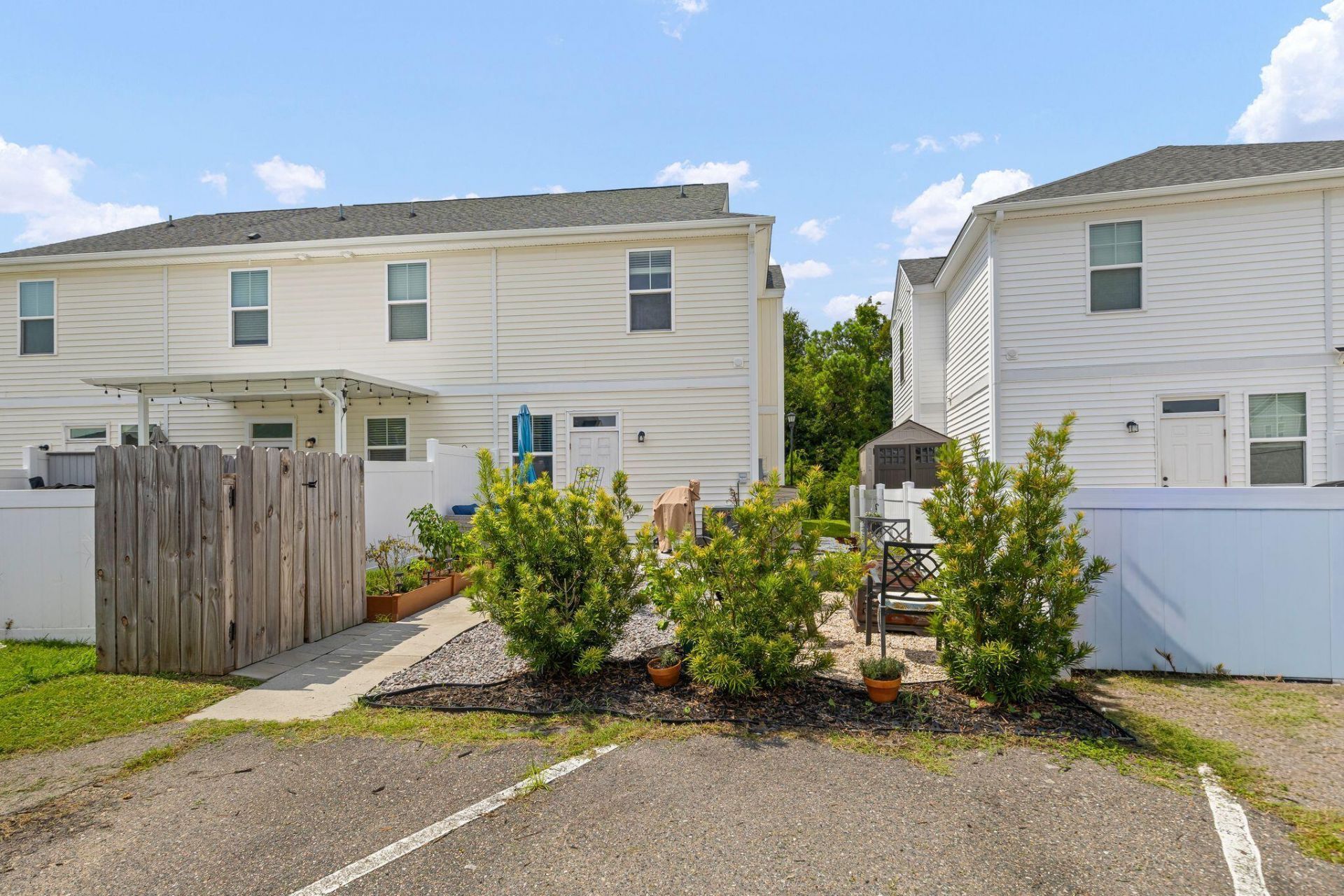 3964 Hillyard Street Photo 29