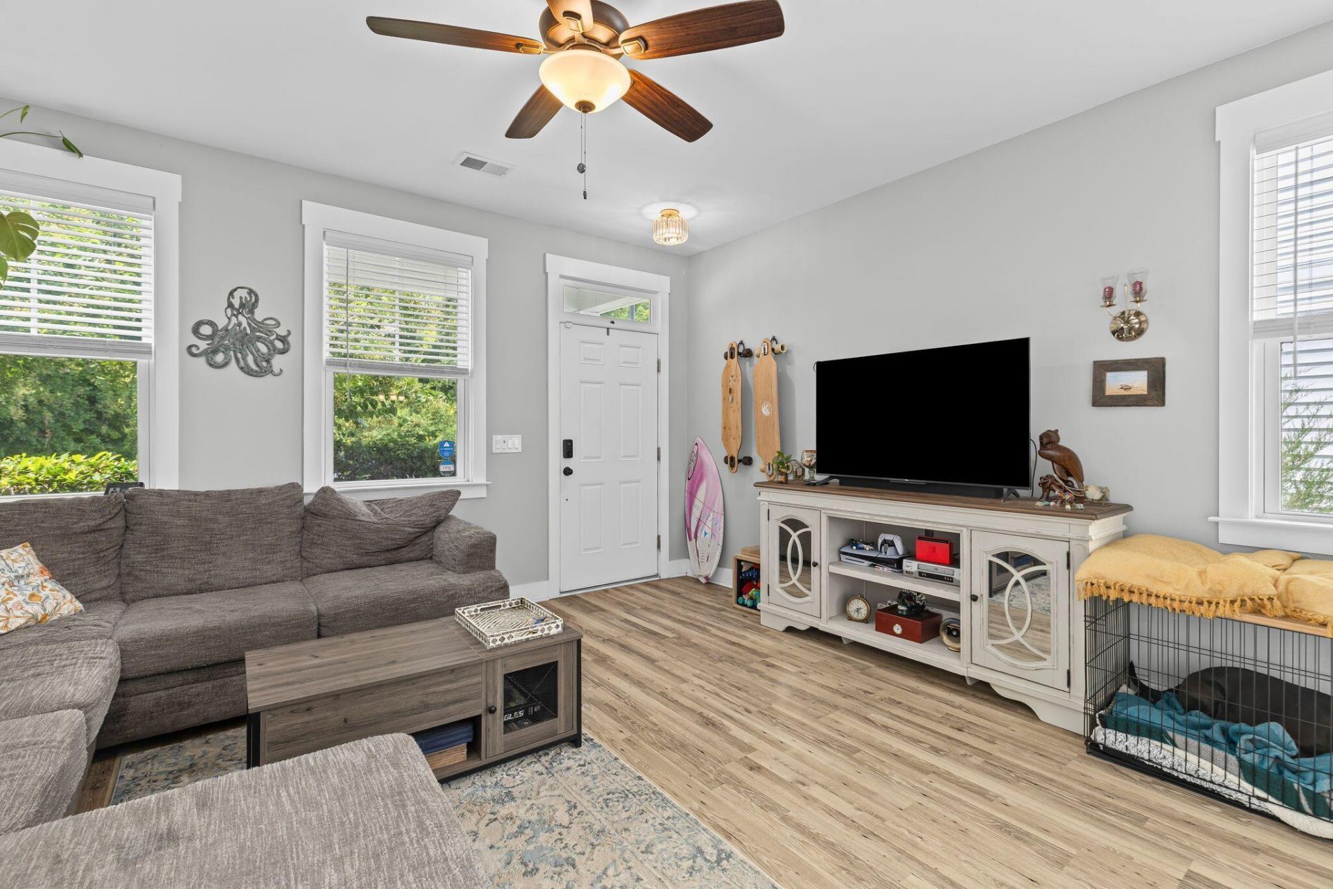 3964 Hillyard Street Photo 6