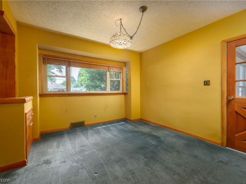 2035 Thornhill Drive, Akron, OH 44313 Photo 10