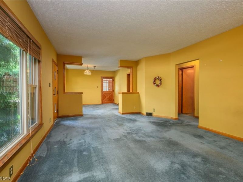2035 Thornhill Drive, Akron, OH 44313 Photo 13