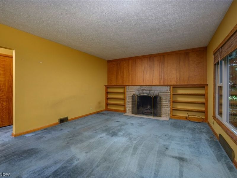 2035 Thornhill Drive, Akron, OH 44313 Photo 5