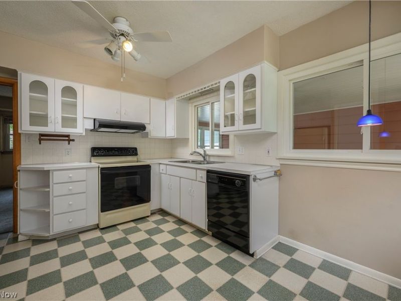 2035 Thornhill Drive, Akron, OH 44313 Photo 7