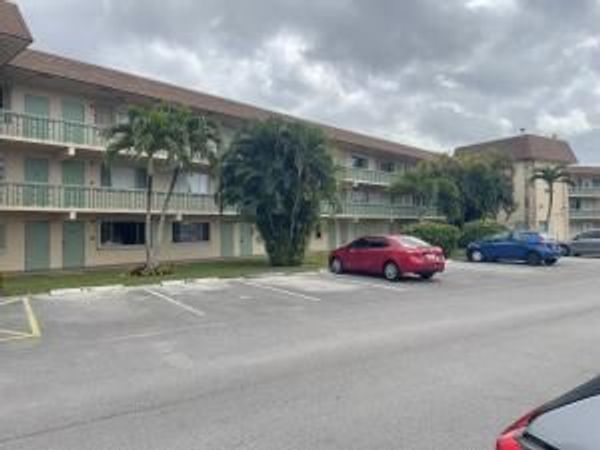 400 Village Green Circle W, Unit 202, Palm Springs, FL 33461