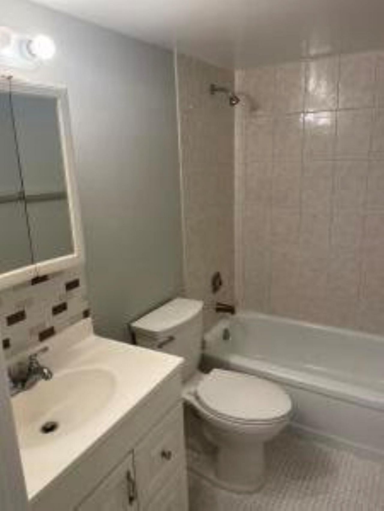 400 Village Green Circle W, Unit 202, Palm Springs, FL 33461 Photo