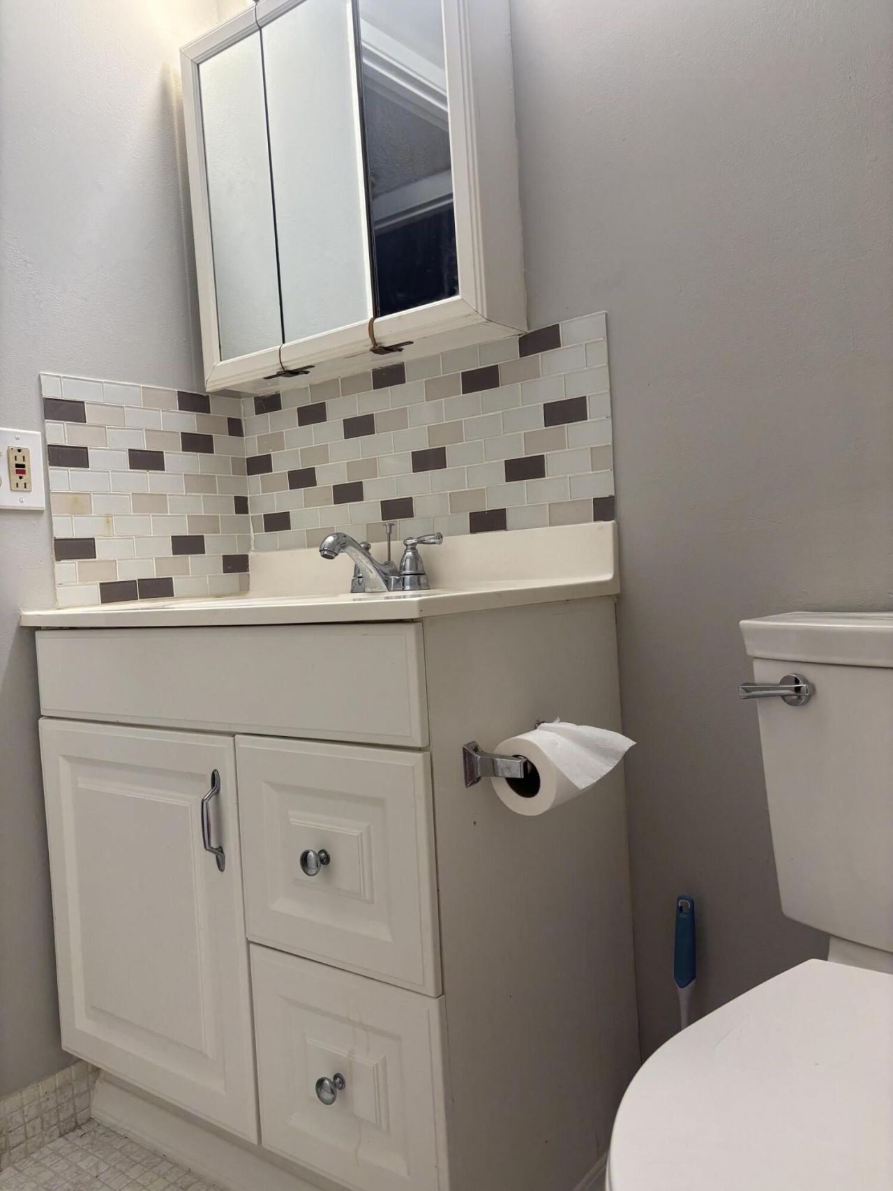 400 Village Green Circle W, Unit 202, Palm Springs, FL 33461 Photo