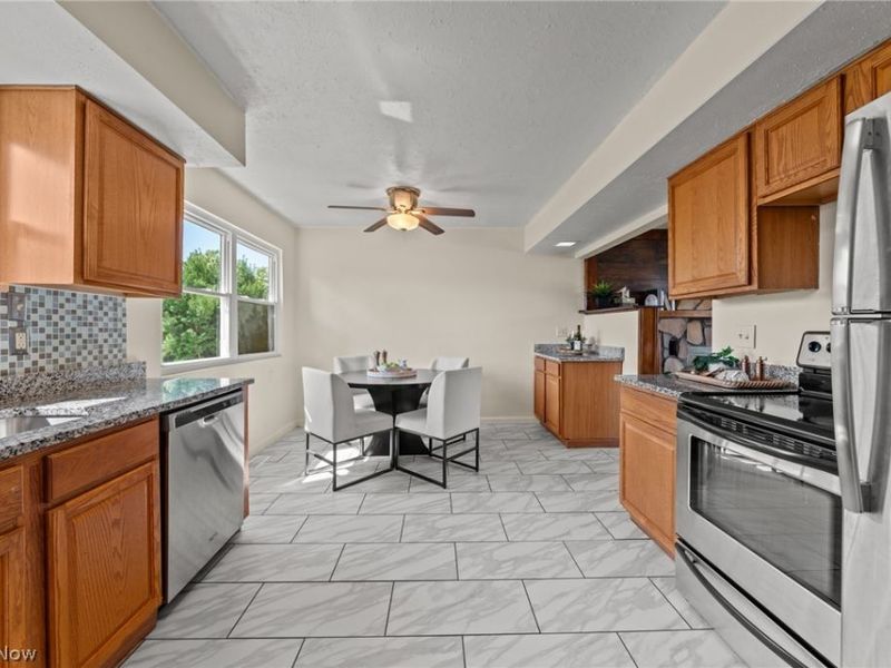 980 E 347th Street, Eastlake, OH 44095 Photo 8