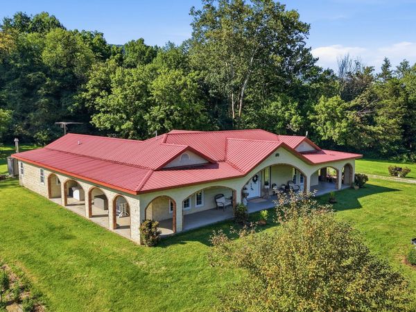 7120 Moccasin Valley Road, Lebanon, VA 24266