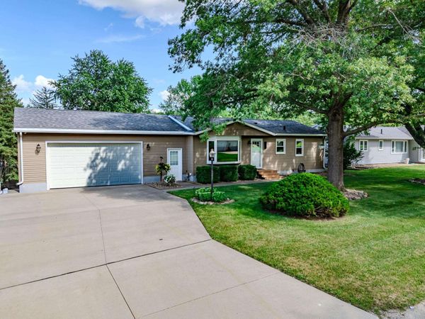 227 Longview Drive, Waterloo, IA 50701