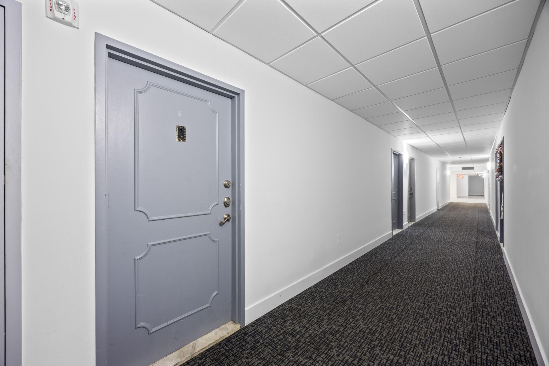 137 Golden Isles Drive, Unit 914, Hallandale Beach, FL 33009 Photo