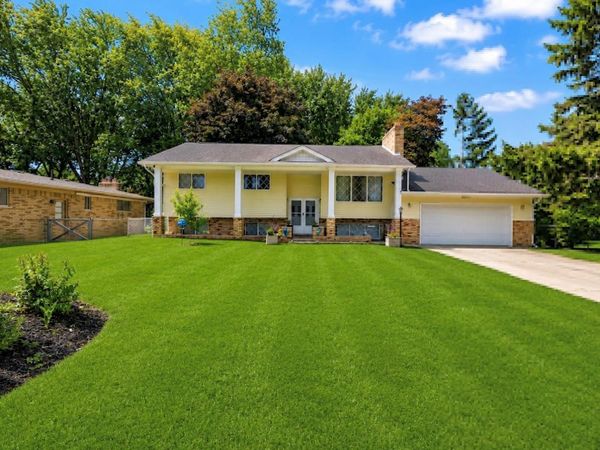 38185 Willowmere Street, Harrison Township, Mi 48045