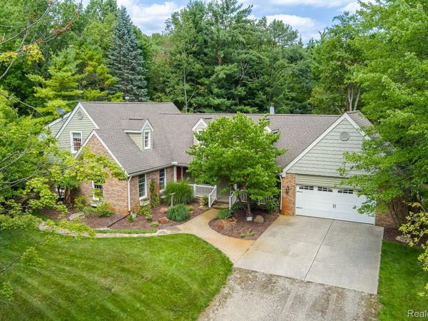 2411 Farmbrook Trail , Addison Township, Mi 48370