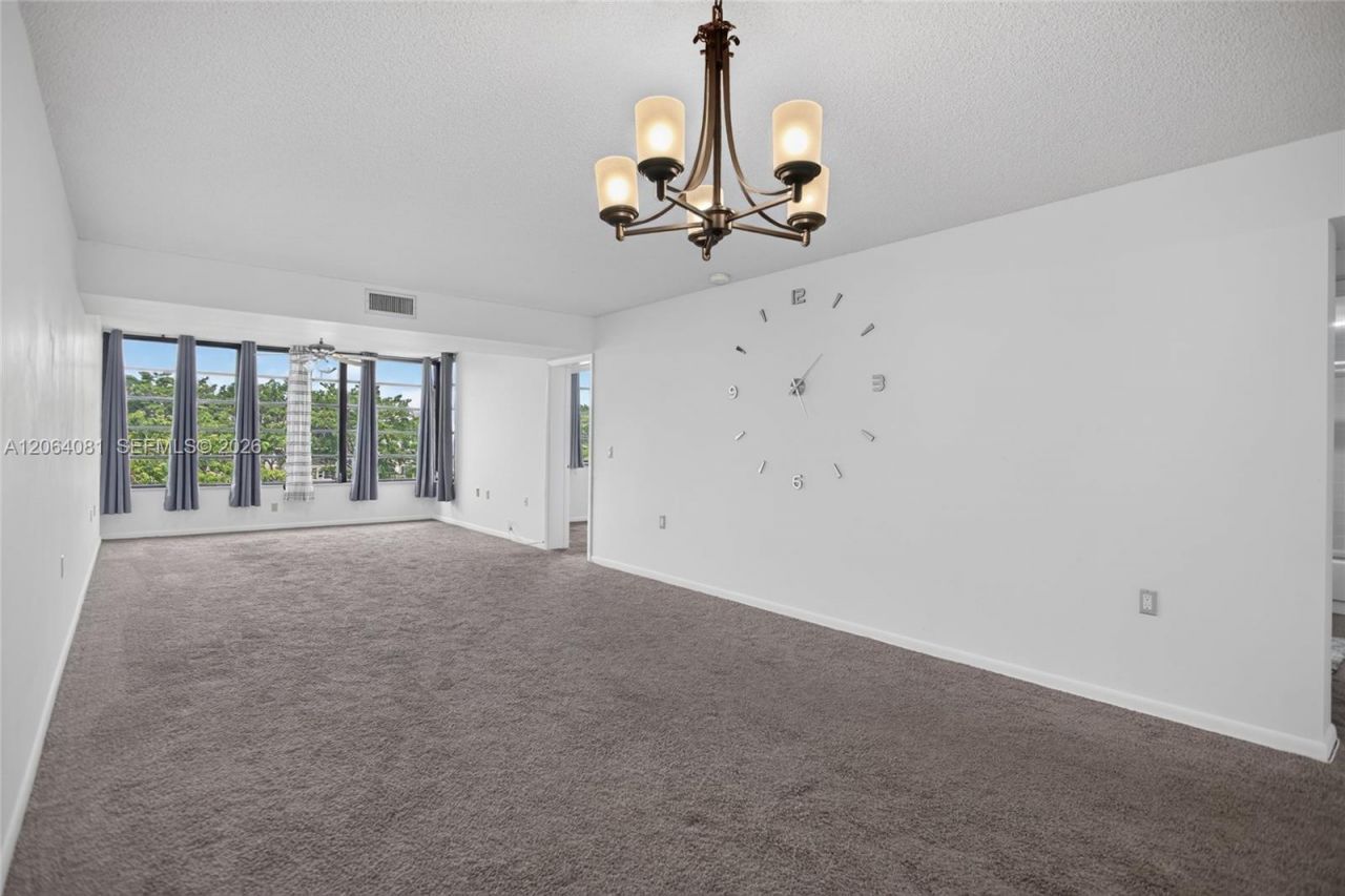 1713 Whitehall Dr , Unit 306, Davie, FL 33324 Photo