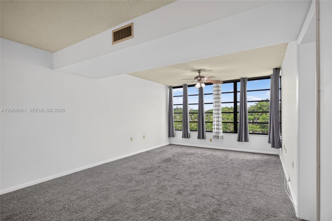 1713 Whitehall Dr , Unit 306, Davie, FL 33324 Photo