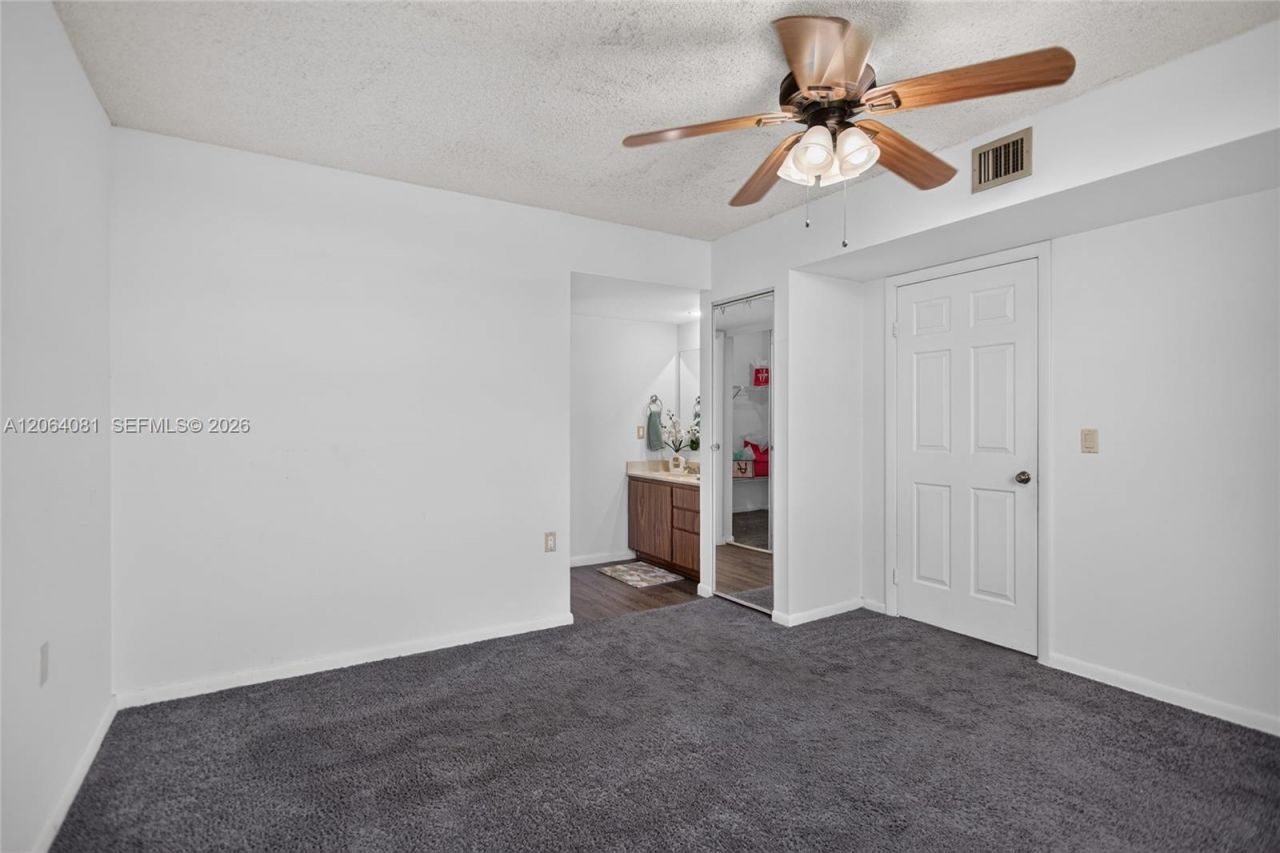 1713 Whitehall Dr , Unit 306, Davie, FL 33324 Photo