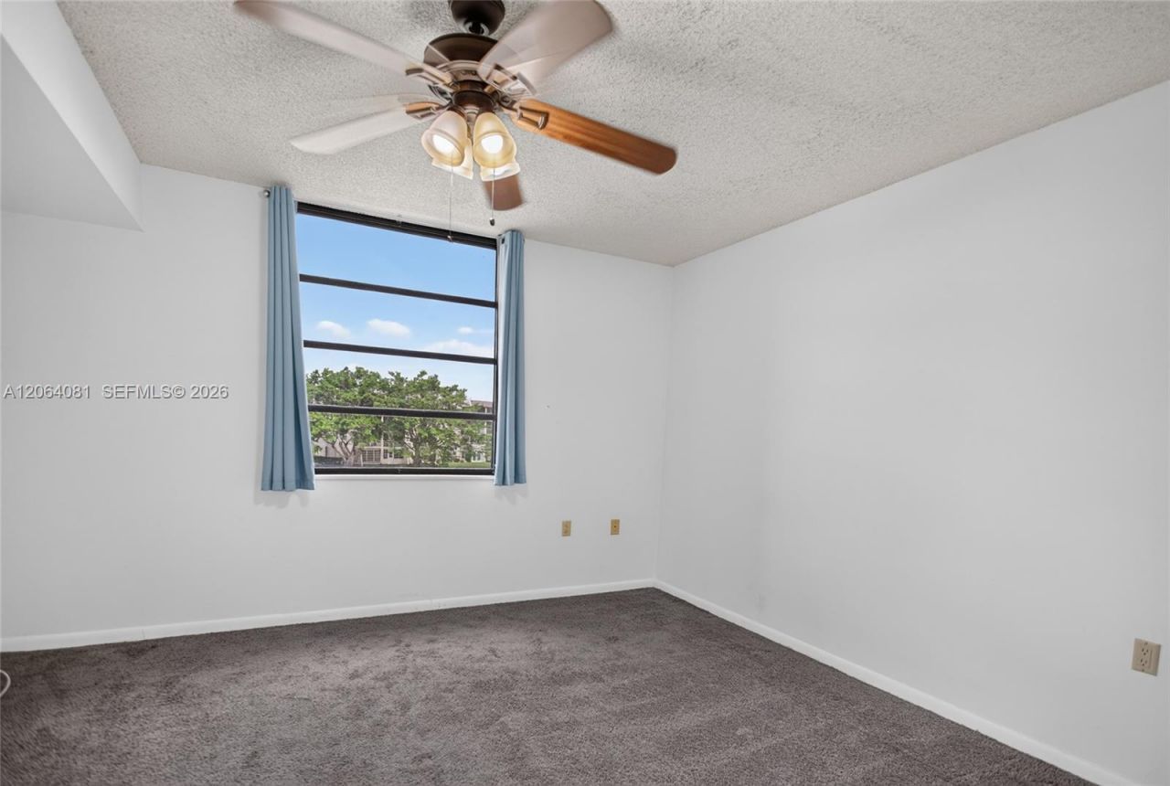 1713 Whitehall Dr , Unit 306, Davie, FL 33324 Photo