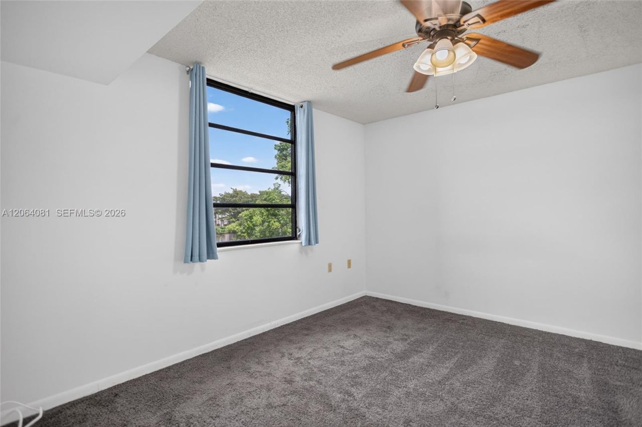 1713 Whitehall Dr , Unit 306, Davie, FL 33324 Photo
