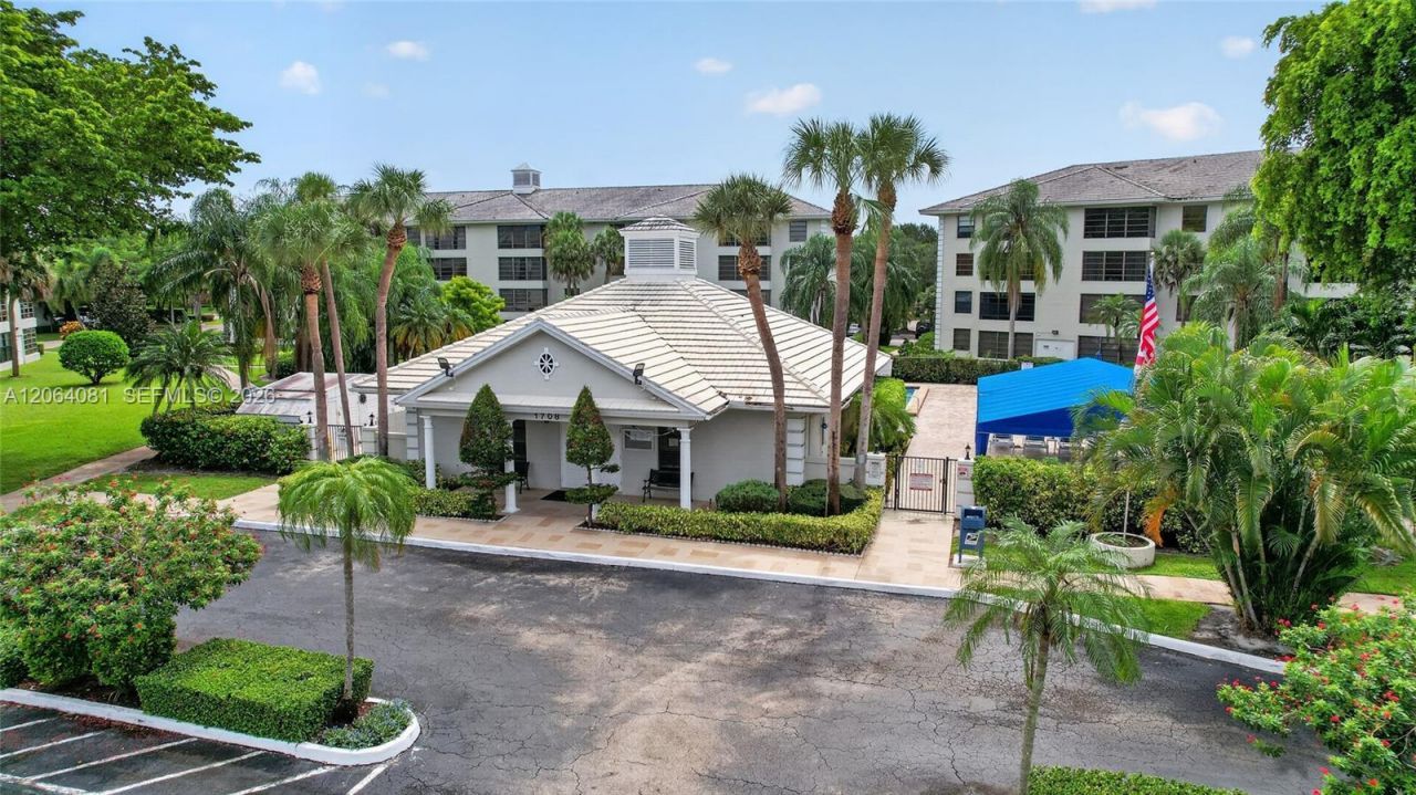 1713 Whitehall Dr , Unit 306, Davie, FL 33324 Photo