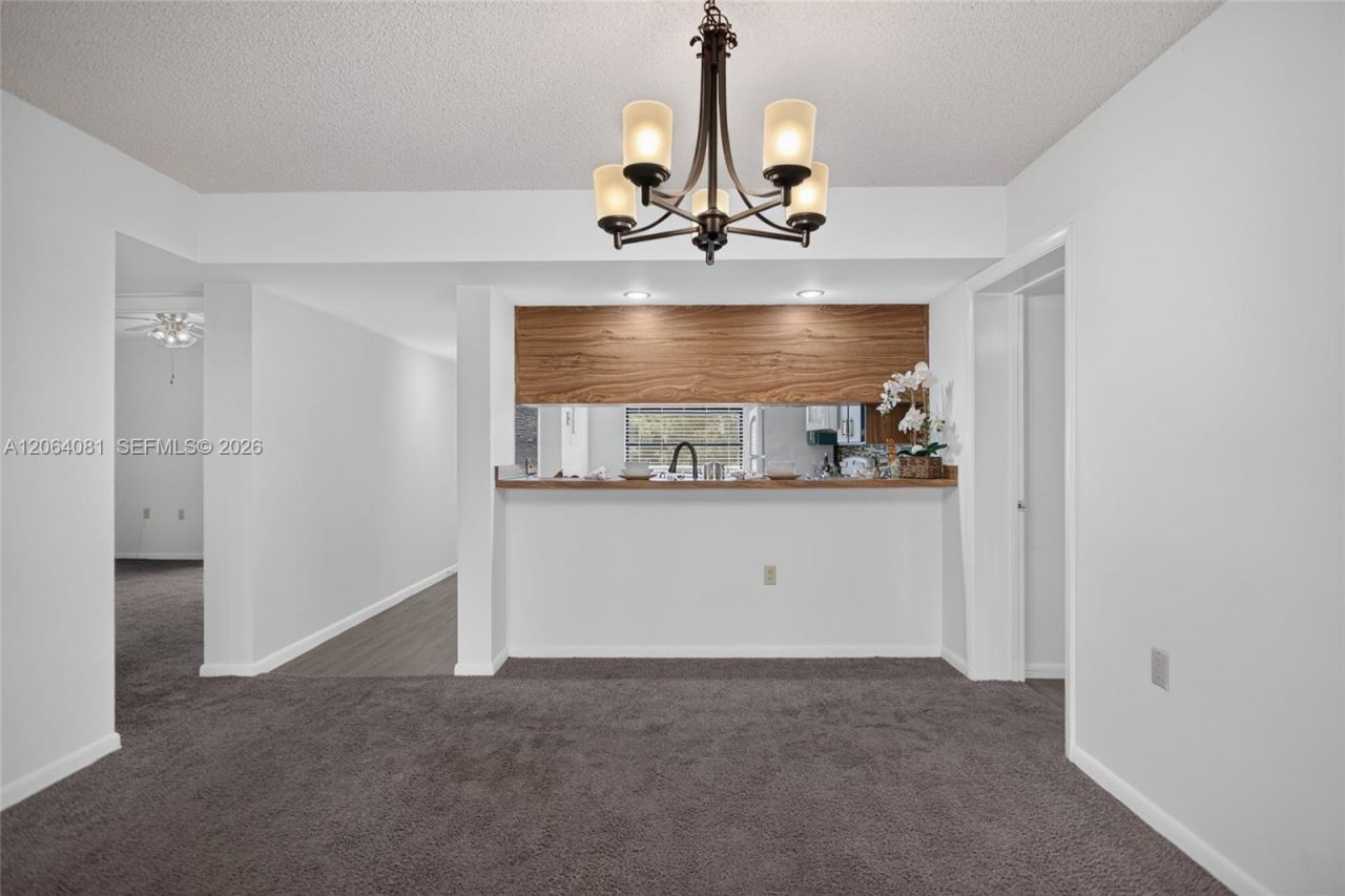 1713 Whitehall Dr , Unit 306, Davie, FL 33324 Photo
