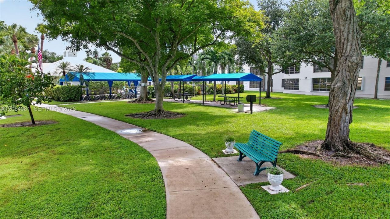 1713 Whitehall Dr , Unit 306, Davie, FL 33324 Photo