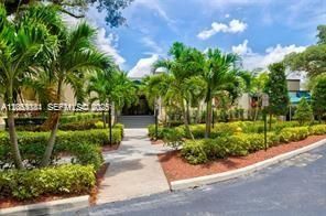 1713 Whitehall Dr , Unit 306, Davie, FL 33324 Photo