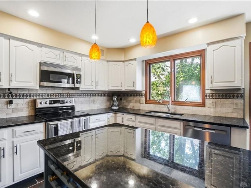 7128 Hunters Creek Drive, Dayton, OH 45459 Photo 17