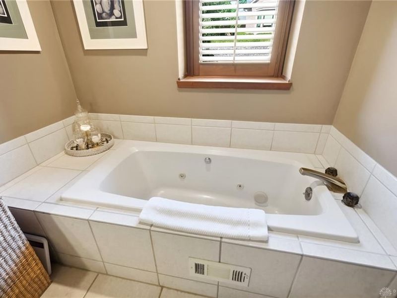 7128 Hunters Creek Drive, Dayton, OH 45459 Photo 35