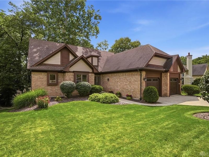 7128 Hunters Creek Drive, Dayton, OH 45459 Photo 4