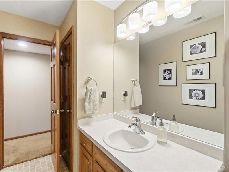 7128 Hunters Creek Drive, Dayton, OH 45459 Photo 49