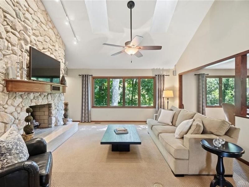 7128 Hunters Creek Drive, Dayton, OH 45459 Photo 8