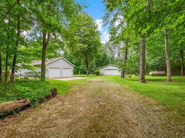 55704 Penn Road, Cassopolis, MI 49031