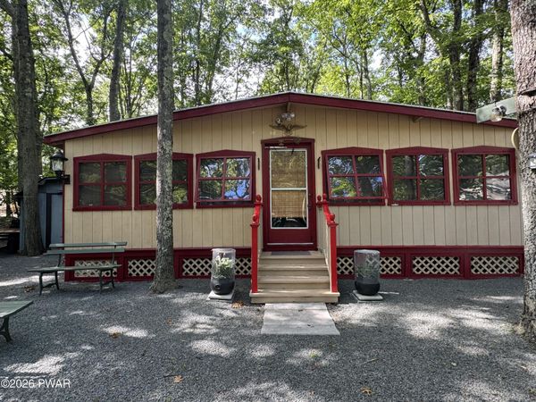 140 Paupack Drive, Shohola, PA 18458
