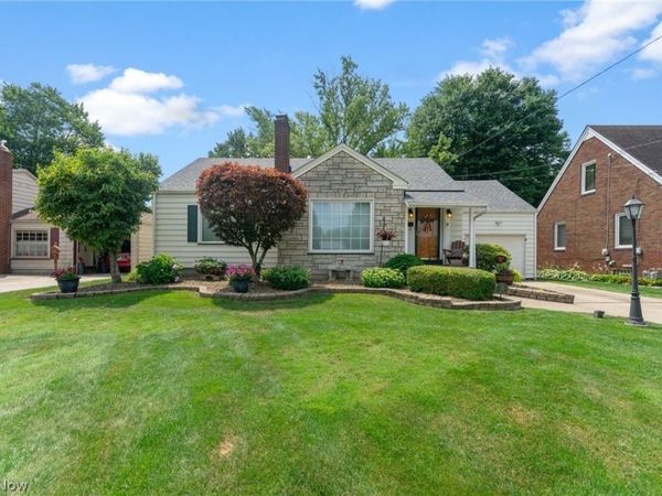 31 Island Drive, Poland, OH 44514