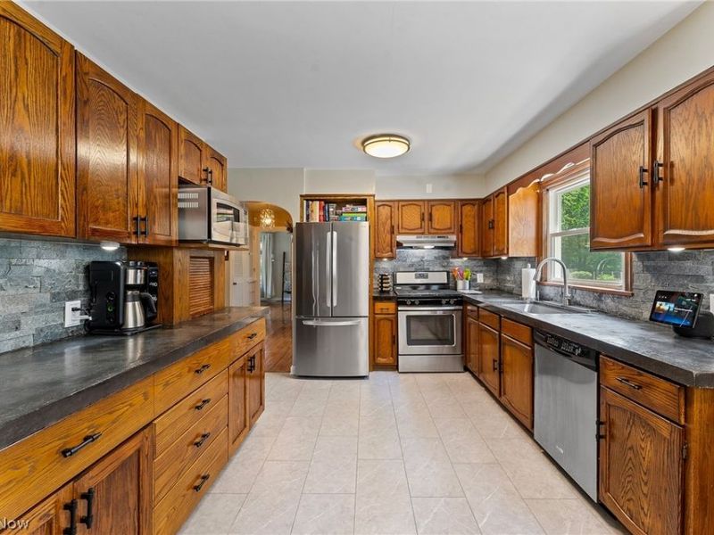 31 Island Drive, Poland, OH 44514 Photo 11
