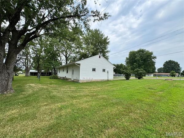 641 S Walnut Street , Gerald, MO 63037