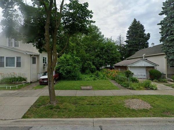 10042 S Yale Avenue , Chicago, IL 60628