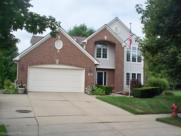 2933 Augusta Drive, Commerce Township, Mi 48382