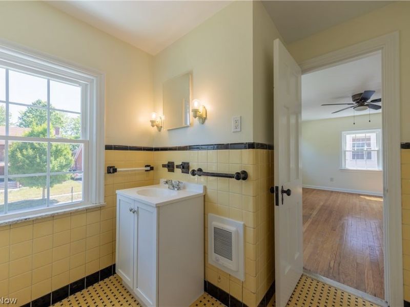 2188 Cranston Road, University Heights, OH 44118 Photo 8