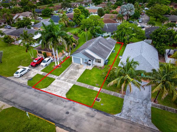 1442 Summit Run Circle, West Palm Beach, FL 33415